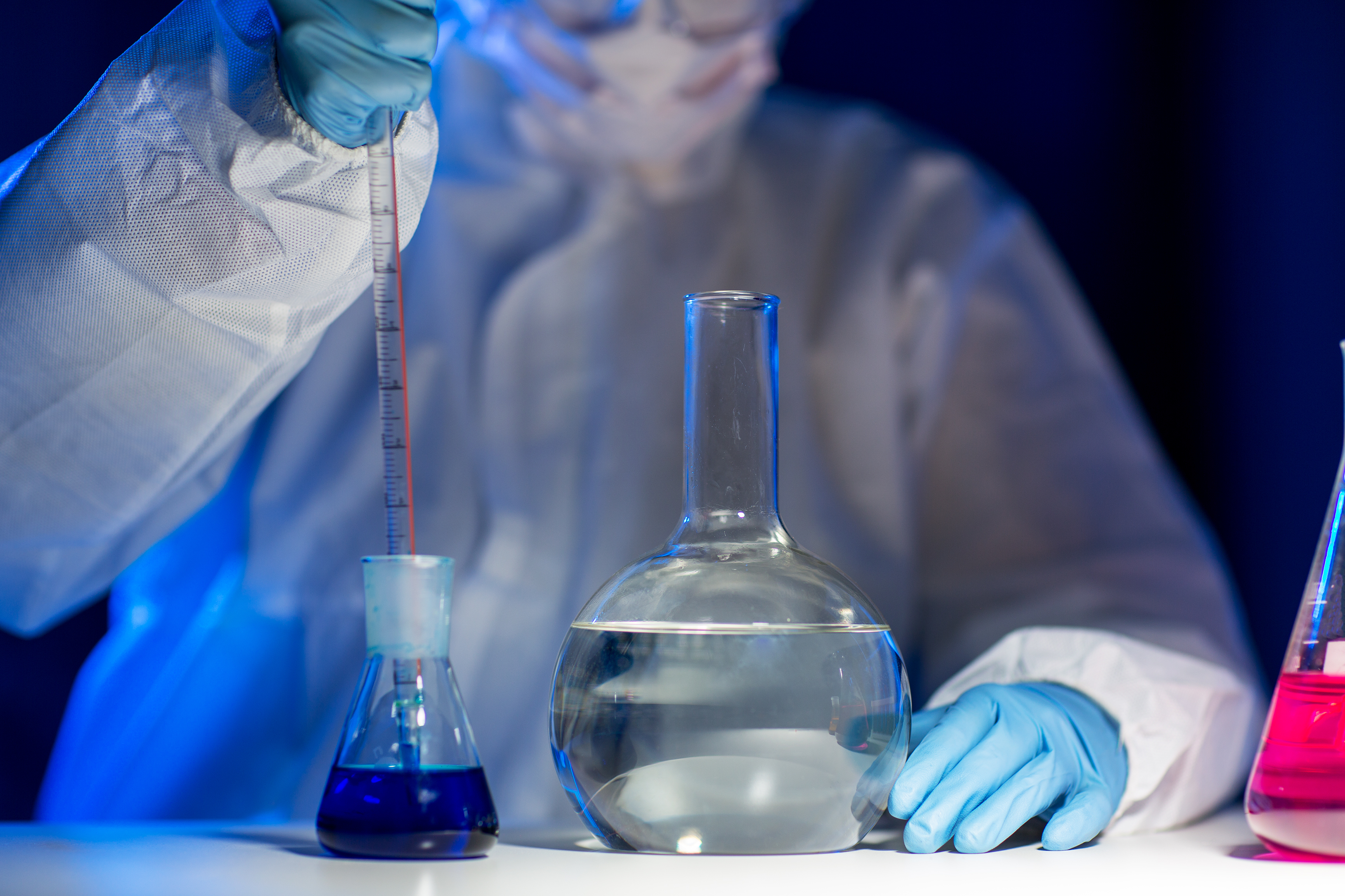 Verrerie de distillation : comment choisir le condenseur et l'assemblage adaptés à votre laboratoire