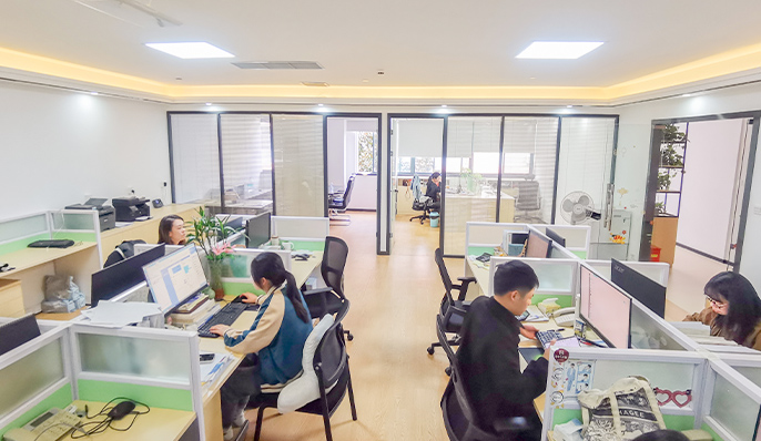 Shanghai Heqi Glassware Co., Ltd.